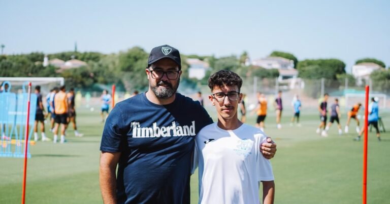 Dois adeptos do Académico acompanham a equipa: «Podemos ver o trabalho invisível»