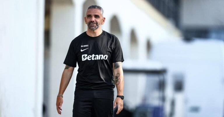 Sporting 'non-stop' com Rui Borges a apertar