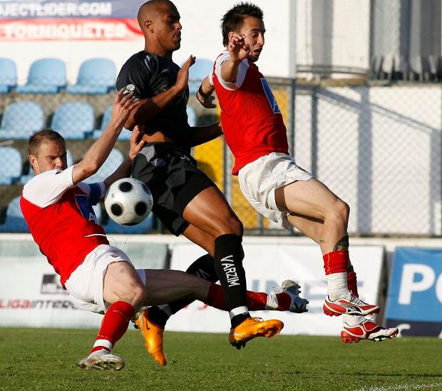 Queda de muro mata ex-avançado brasileiro que jogou em Portugal