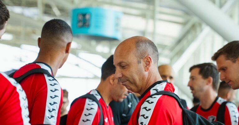 Académico de Viseu anuncia 'kick off', mas antes há nova viagem até Espanha