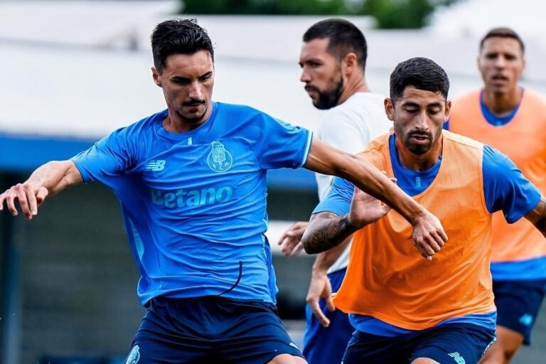 FC Porto: Eustáquio de volta ao Olival e Alberto pronto para o Aston Villa