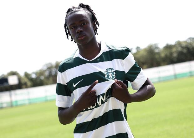 Lateral-direito assina contrato com o Sporting