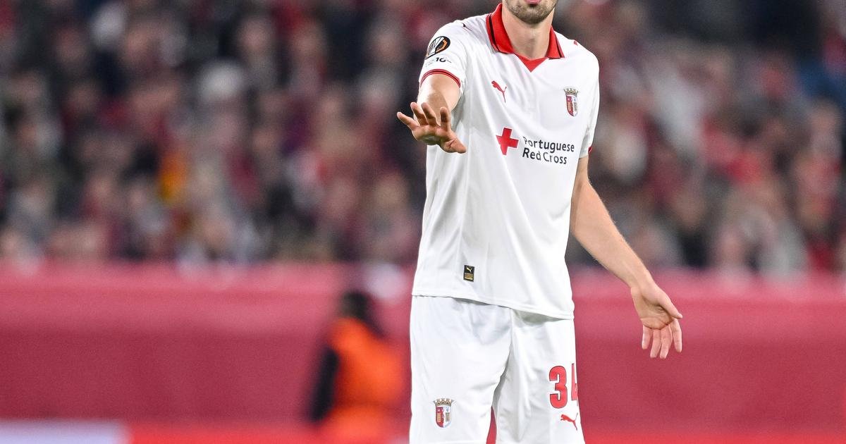 SC Braga: Demir Tiknaz já se apresentou ao serviço