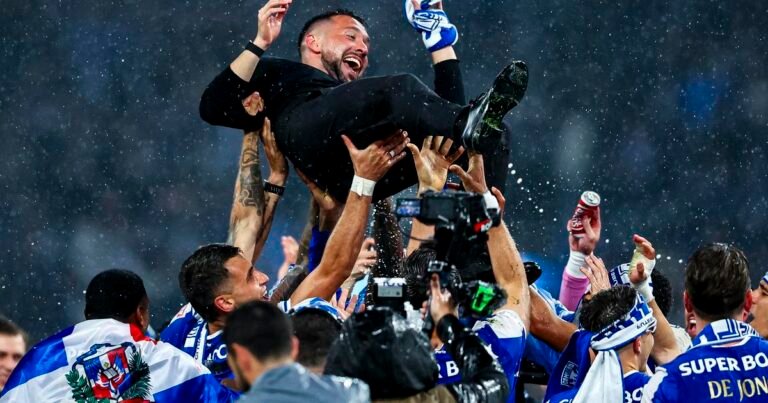 FC Porto-Aston Villa: campeões nacionais recebidos em euforia no Dragão! | A Bola
