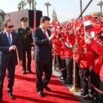 O presidente chinês Xi Jinping participa de uma grande cerimônia de boas-vindas antes de conversas com o presidente egípcio Abdel-Fattah al-Sisi, em frente ao Palácio de Qubba, no Cairo, Egito, em 21 de janeiro de 2016. (Xinhua/Yao Dawei)