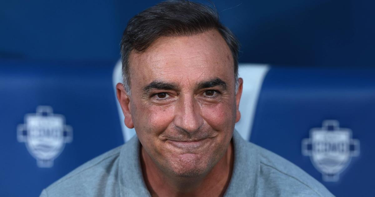 Carvalhal destaca a «hospitalidade» de Como e sorri ao futuro do Famalicão