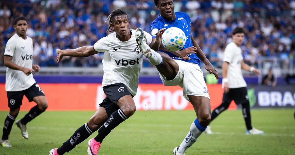 Benfica olha para central brasileiro, mas tem concorrência espanhola