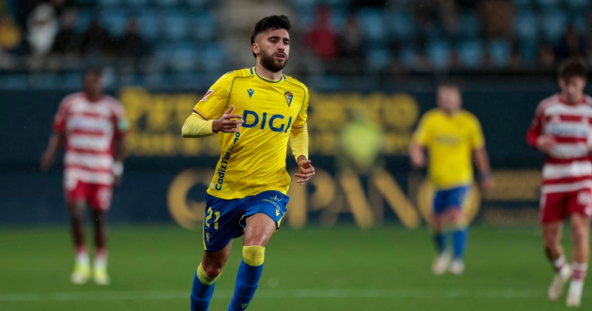Mercado: lateral espanhol a caminho do Arouca