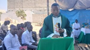 Moçambique - P. Abel Baptista exorta os cristãos  à...