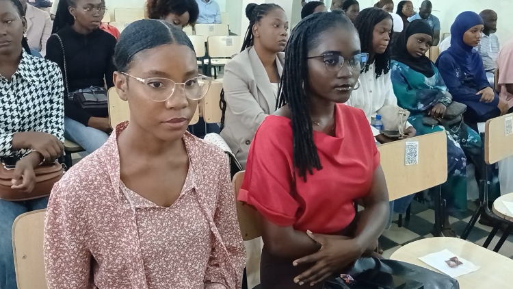 Alguns estudantes da UCM participam na 16&ordf; Jornada Cient&iacute;fica